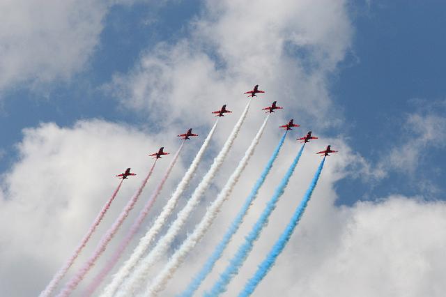 118 Red Arrows - RAF.JPG